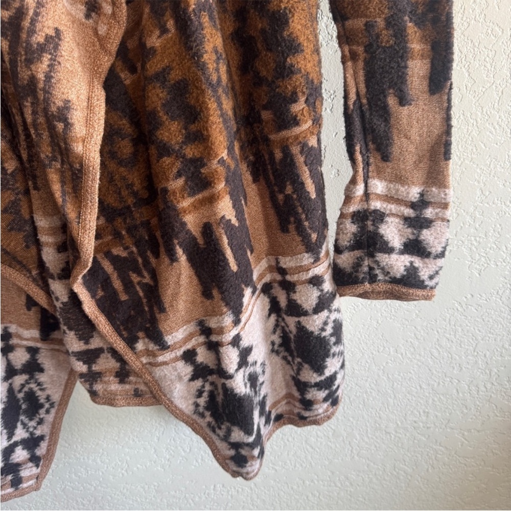Lucky Brand • Southwestern Open Front Cardigan - Picture 6 of 9